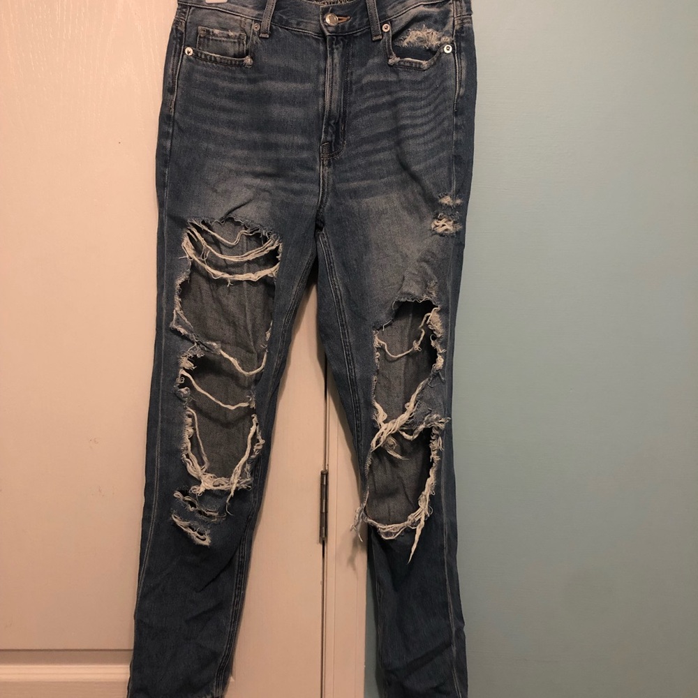 American Eagle Distressed Mom Jean